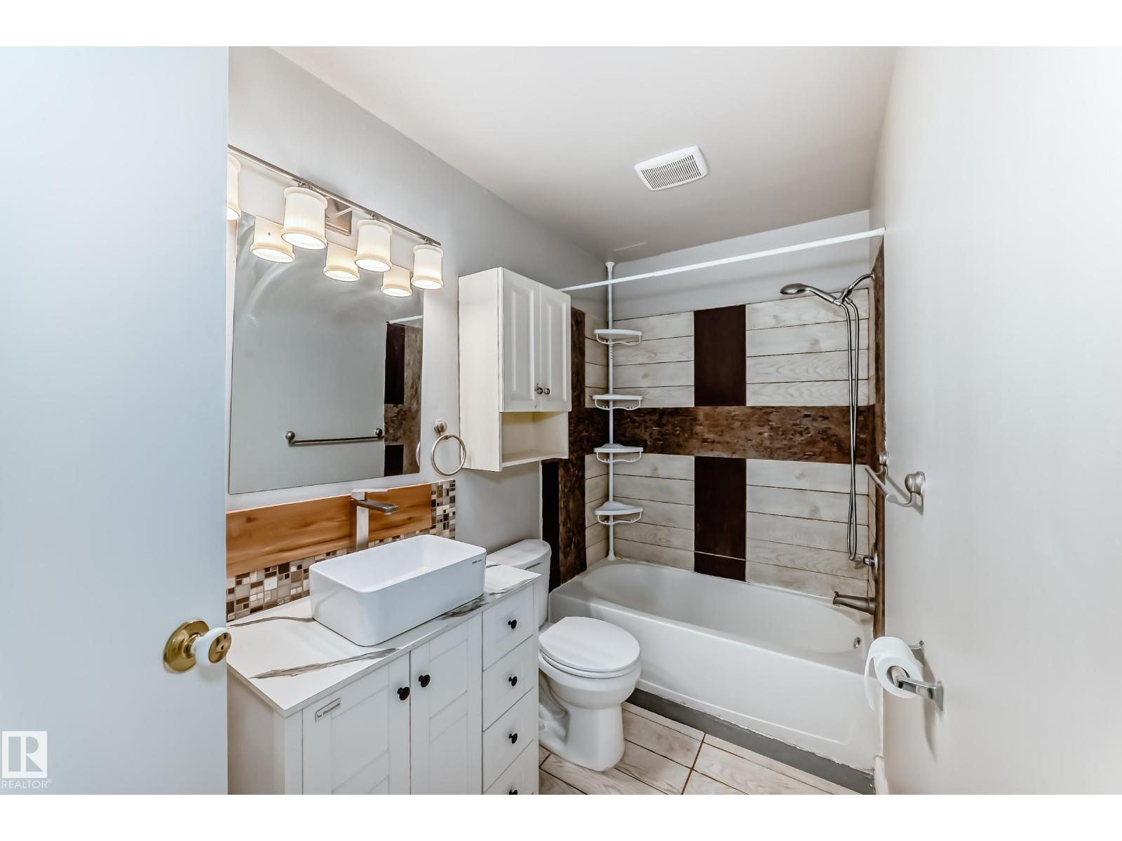 #204 2508 50 St Nw, Edmonton, Alberta