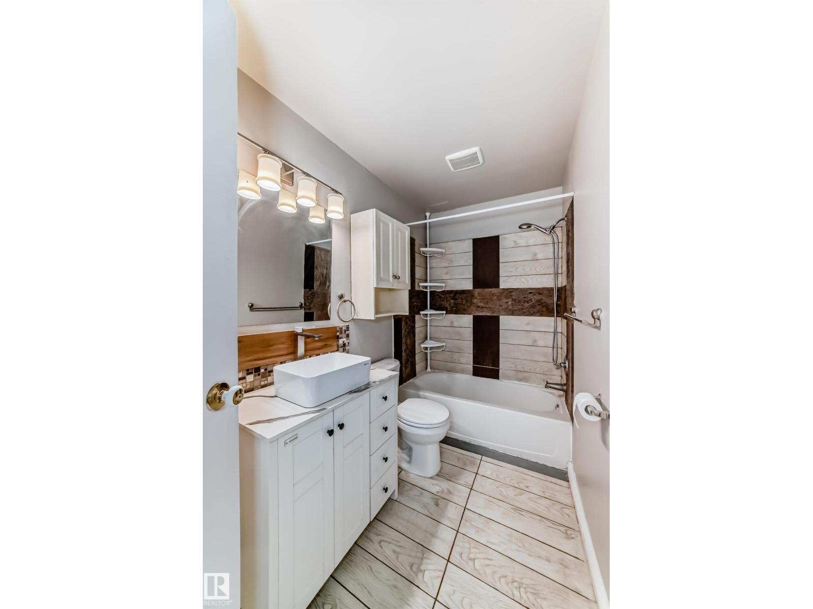 #204 2508 50 St Nw, Edmonton, Alberta