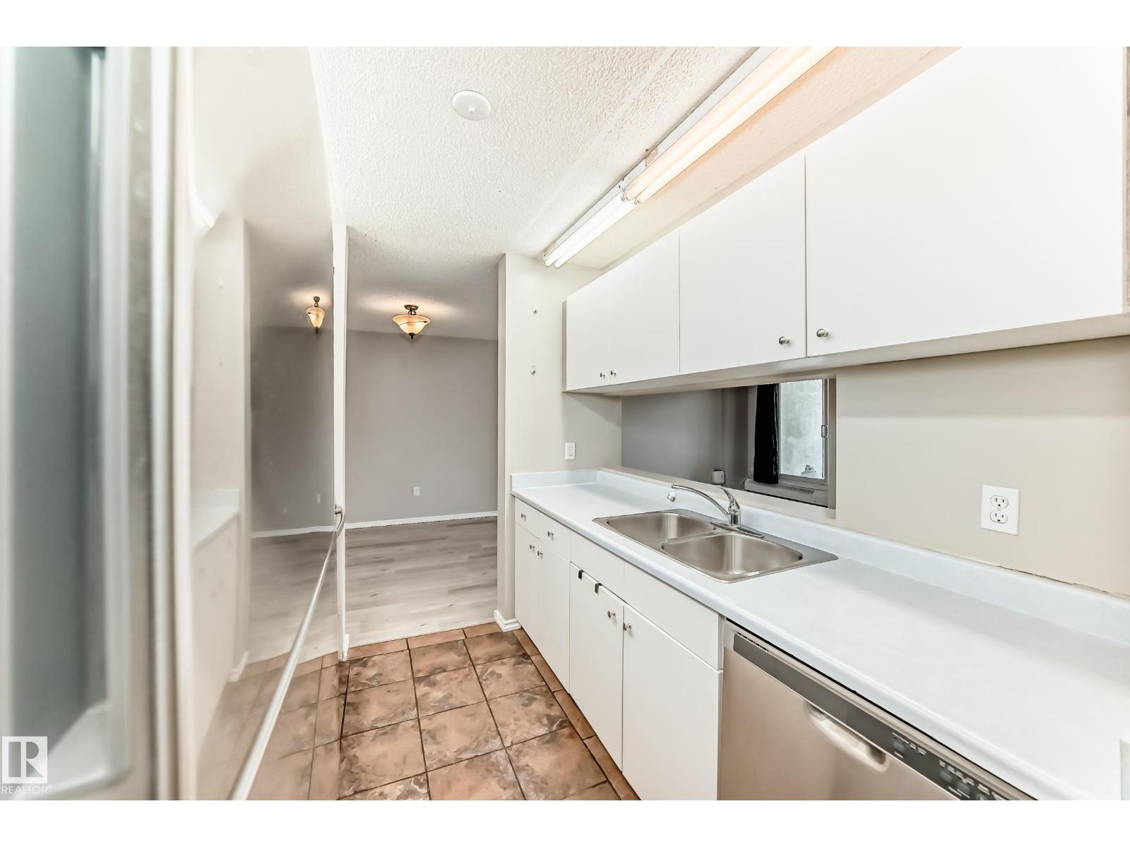 #204 2508 50 St Nw, Edmonton, Alberta