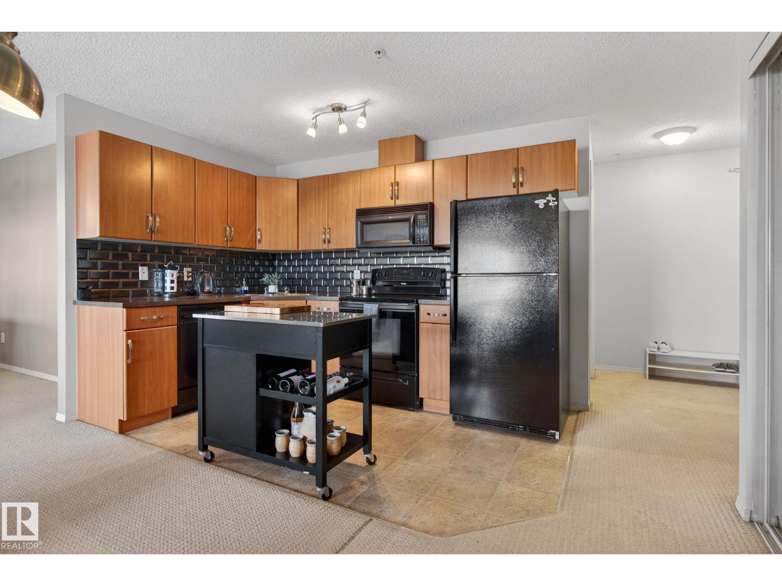 #423 2430 Guardian Rd Nw, Edmonton, Alberta