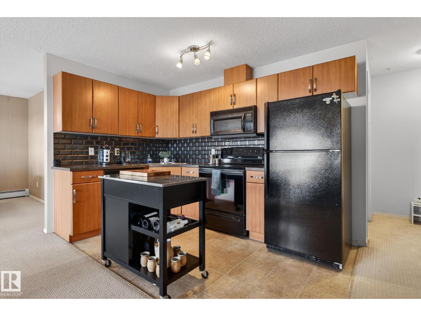 #423 2430 Guardian Rd Nw, Edmonton, Alberta