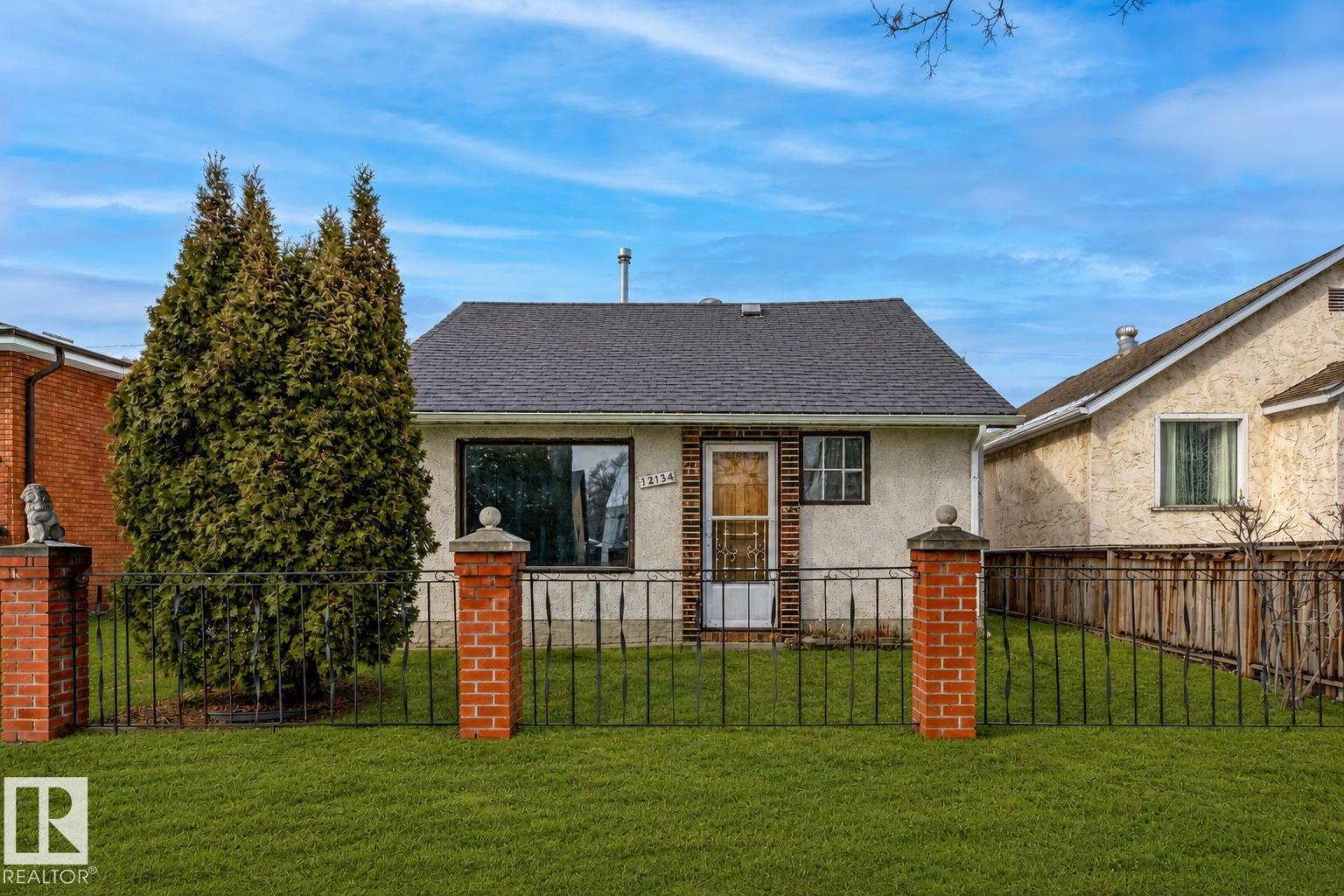 12134 96 St Nw, Edmonton, Alberta