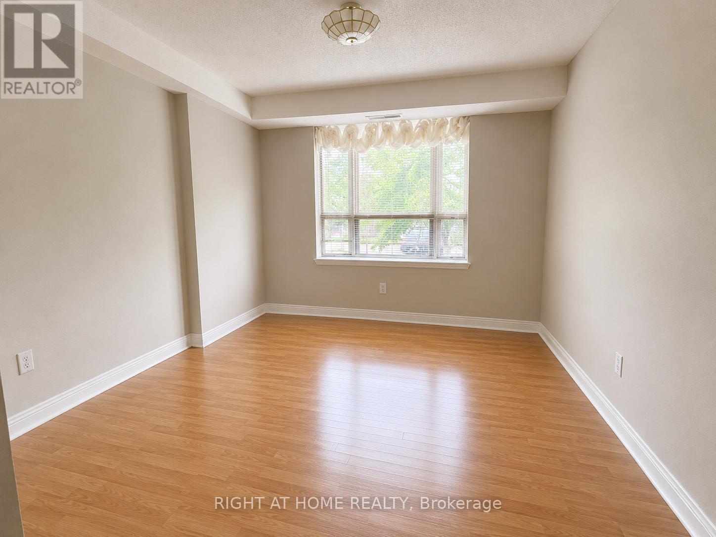 104 - 6 Village Green Boulevard, Hamilton (stoney Creek), Ontario