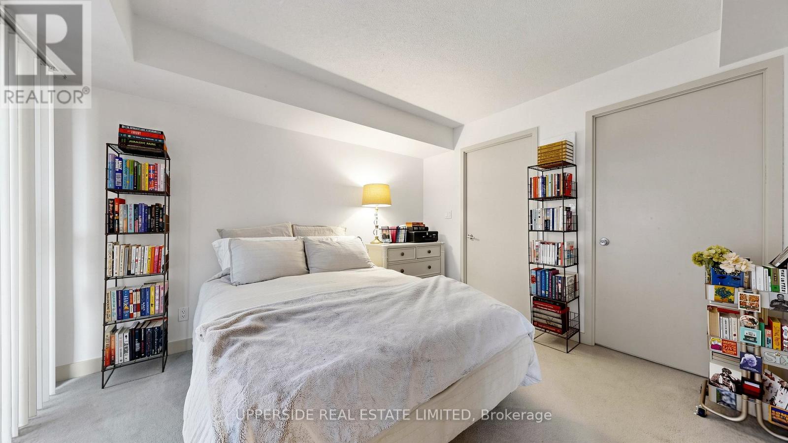 607 - 126 Simcoe Street, Toronto (waterfront Communities), Ontario
