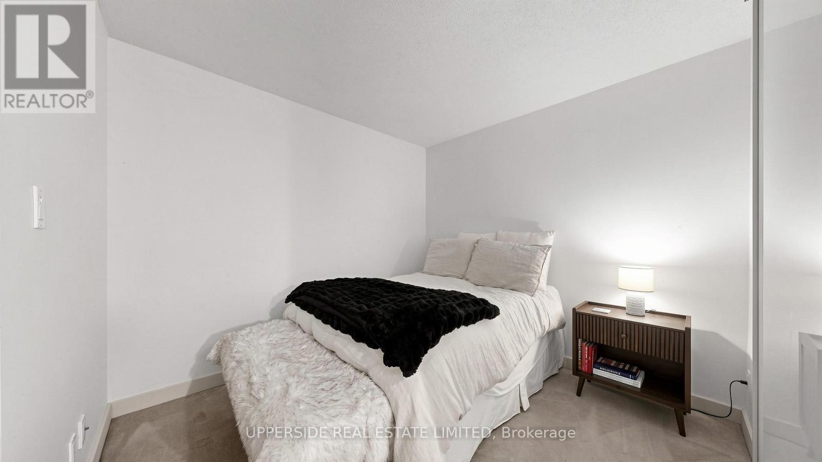 607 - 126 Simcoe Street, Toronto (waterfront Communities), Ontario