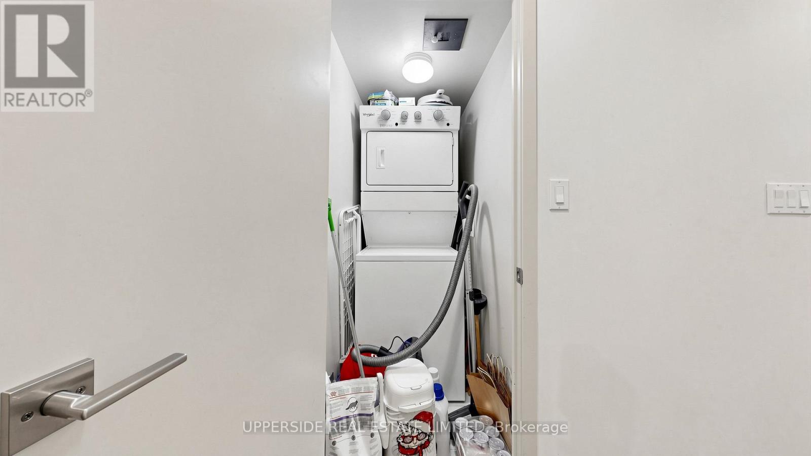 607 - 126 Simcoe Street, Toronto (waterfront Communities), Ontario