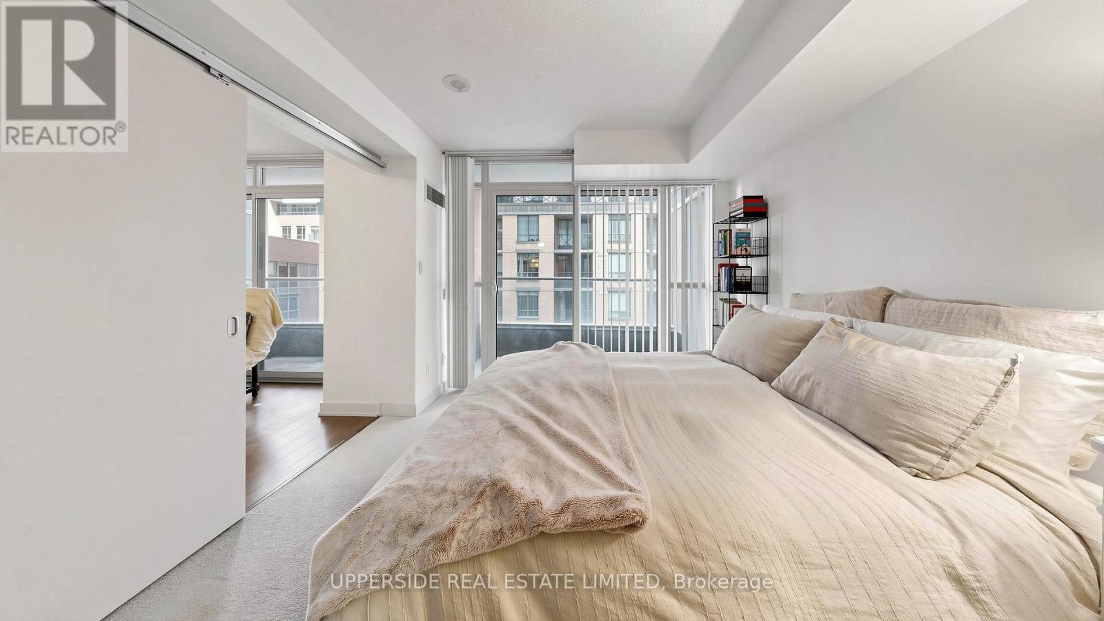 607 - 126 Simcoe Street, Toronto (waterfront Communities), Ontario