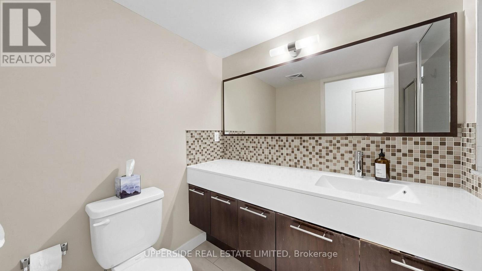 607 - 126 Simcoe Street, Toronto (waterfront Communities), Ontario