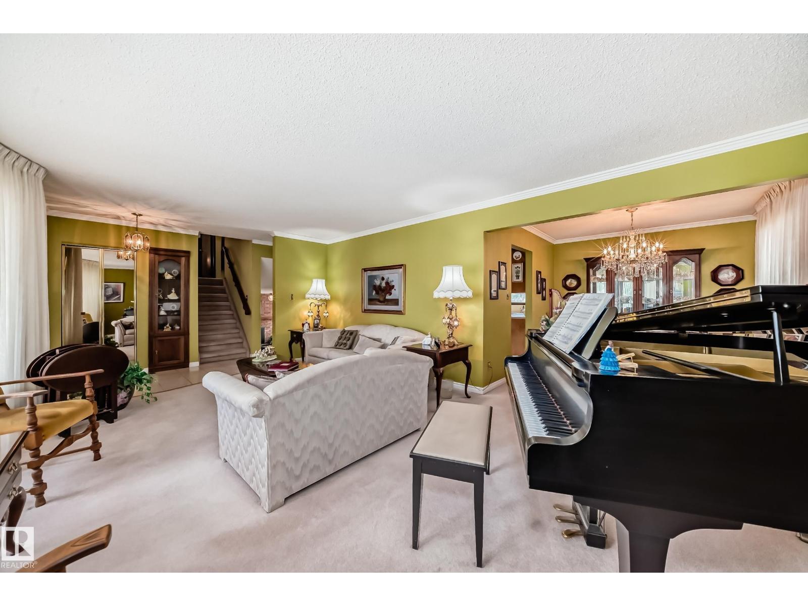 17707 84 Av Nw, Edmonton, Alberta