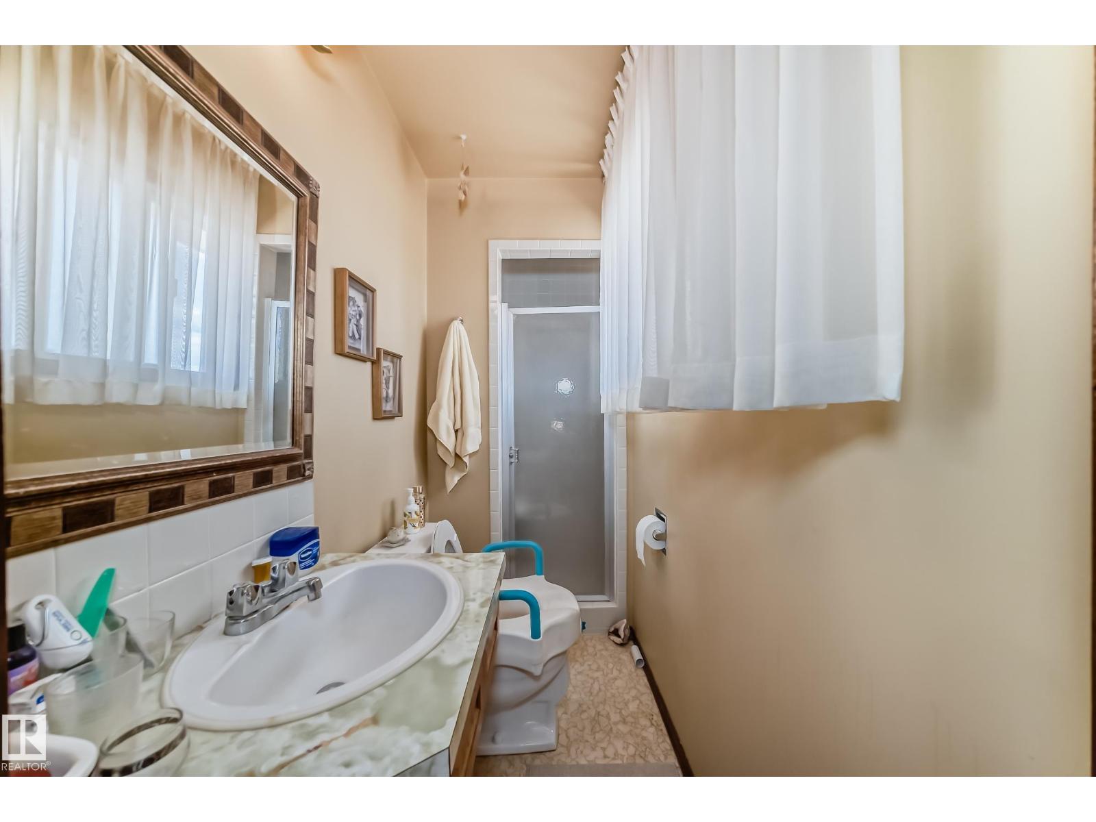 17707 84 Av Nw, Edmonton, Alberta