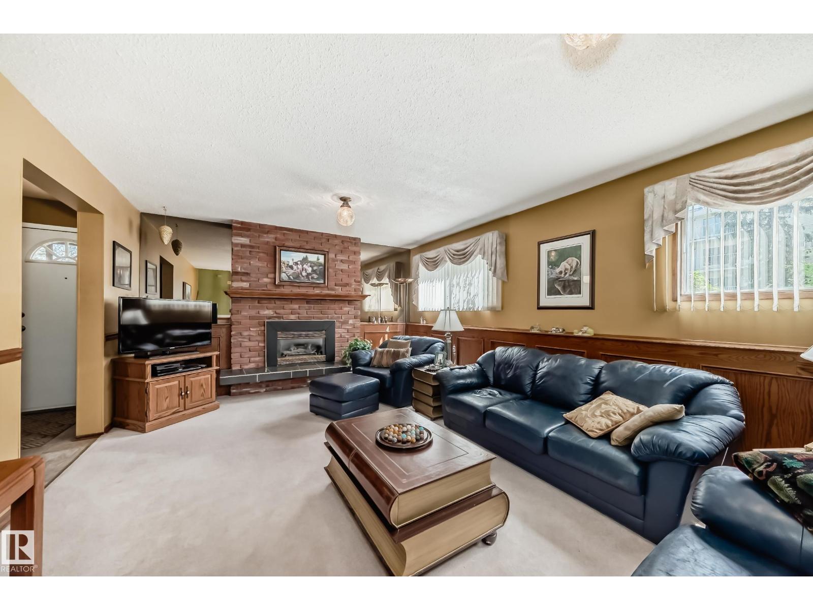 17707 84 Av Nw, Edmonton, Alberta