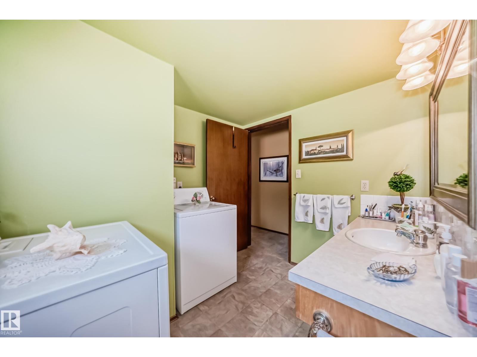 17707 84 Av Nw, Edmonton, Alberta