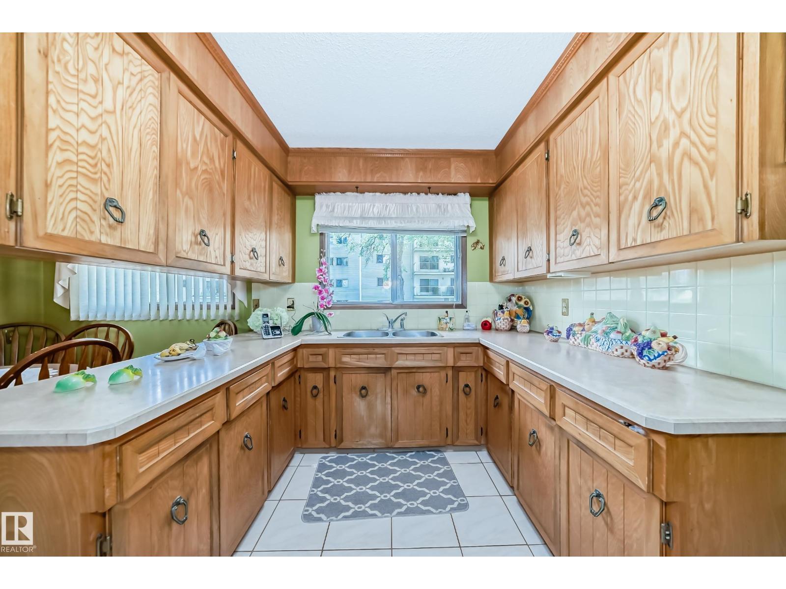17707 84 Av Nw, Edmonton, Alberta