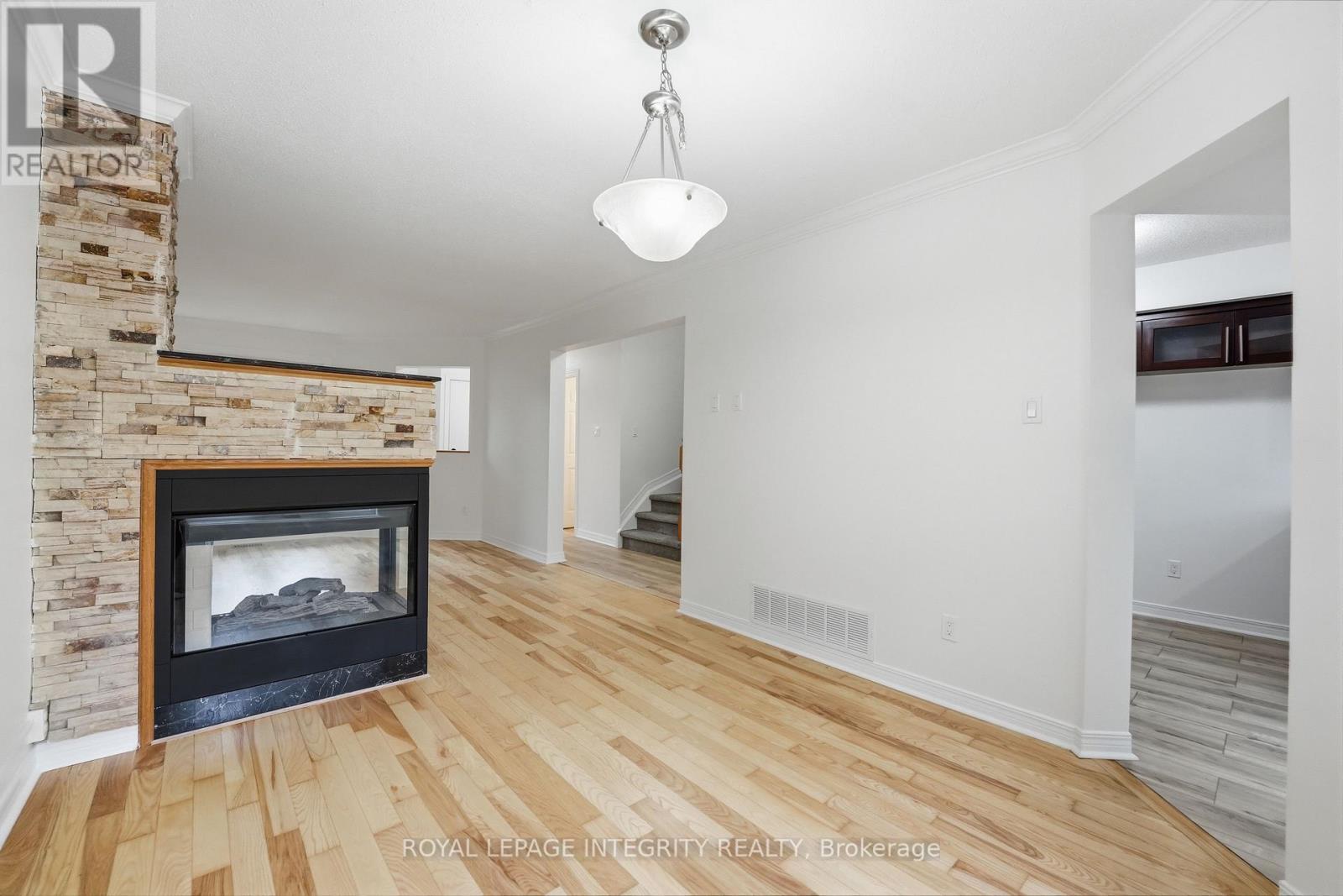 76 Hunterswood Crescent, Ottawa, Ontario