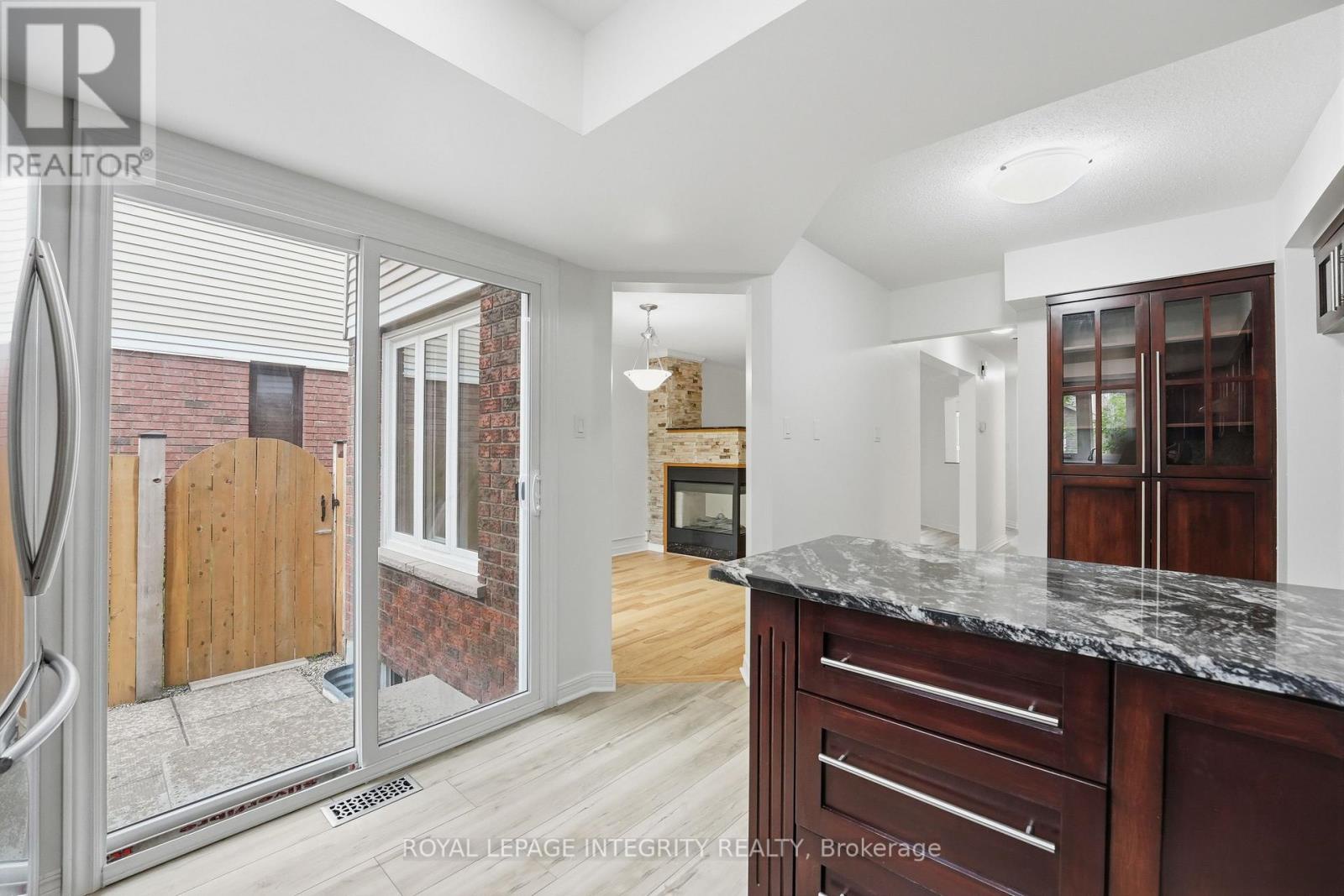 76 Hunterswood Crescent, Ottawa, Ontario
