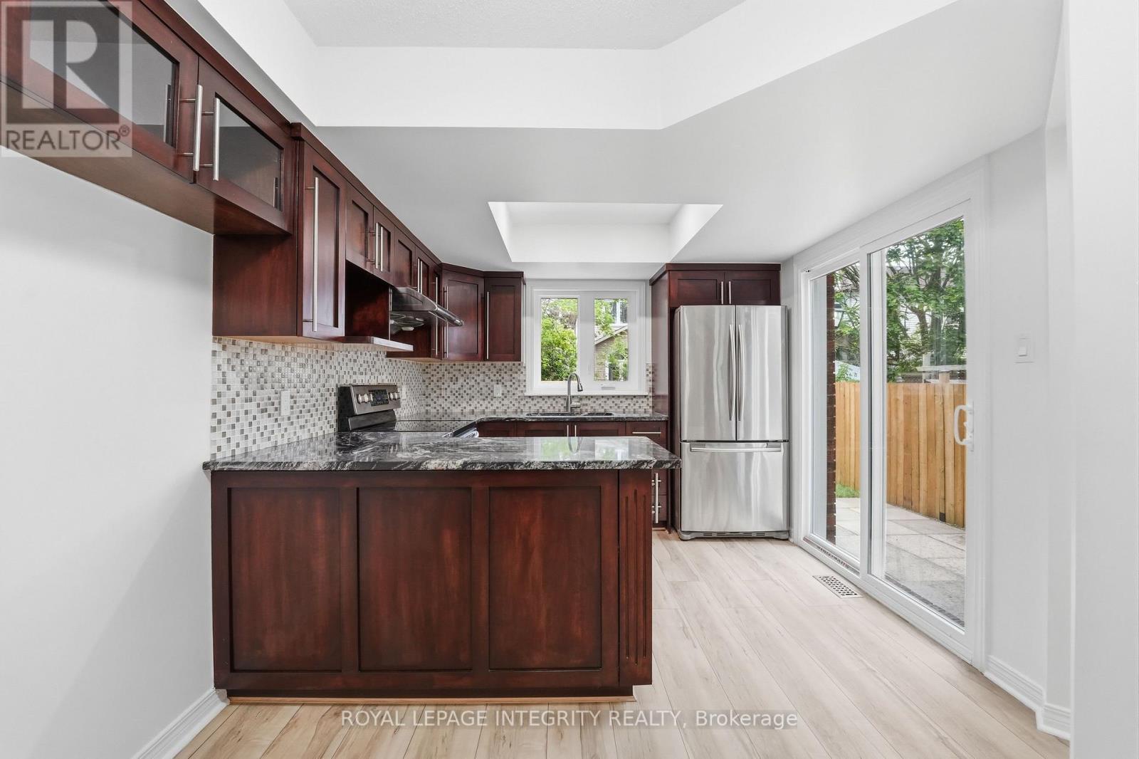 76 Hunterswood Crescent, Ottawa, Ontario