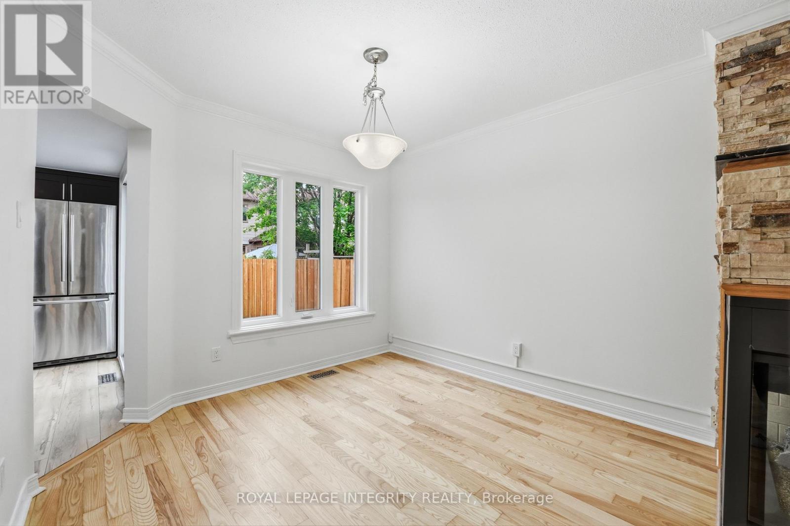 76 Hunterswood Crescent, Ottawa, Ontario