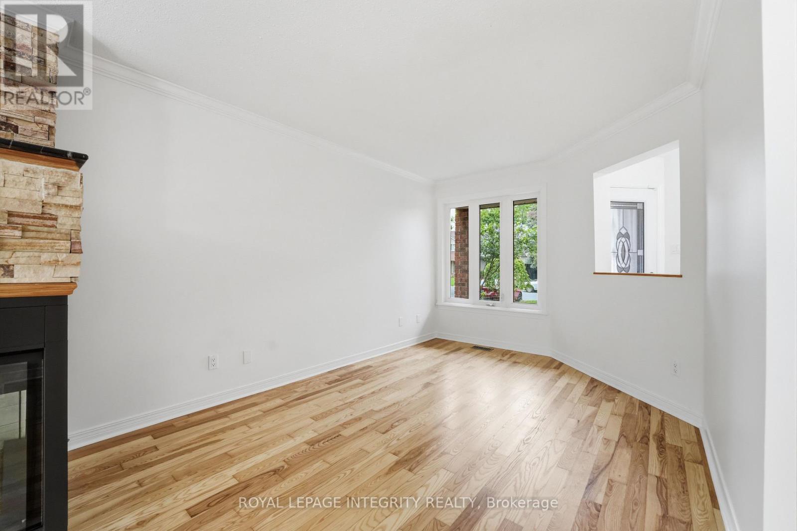76 Hunterswood Crescent, Ottawa, Ontario