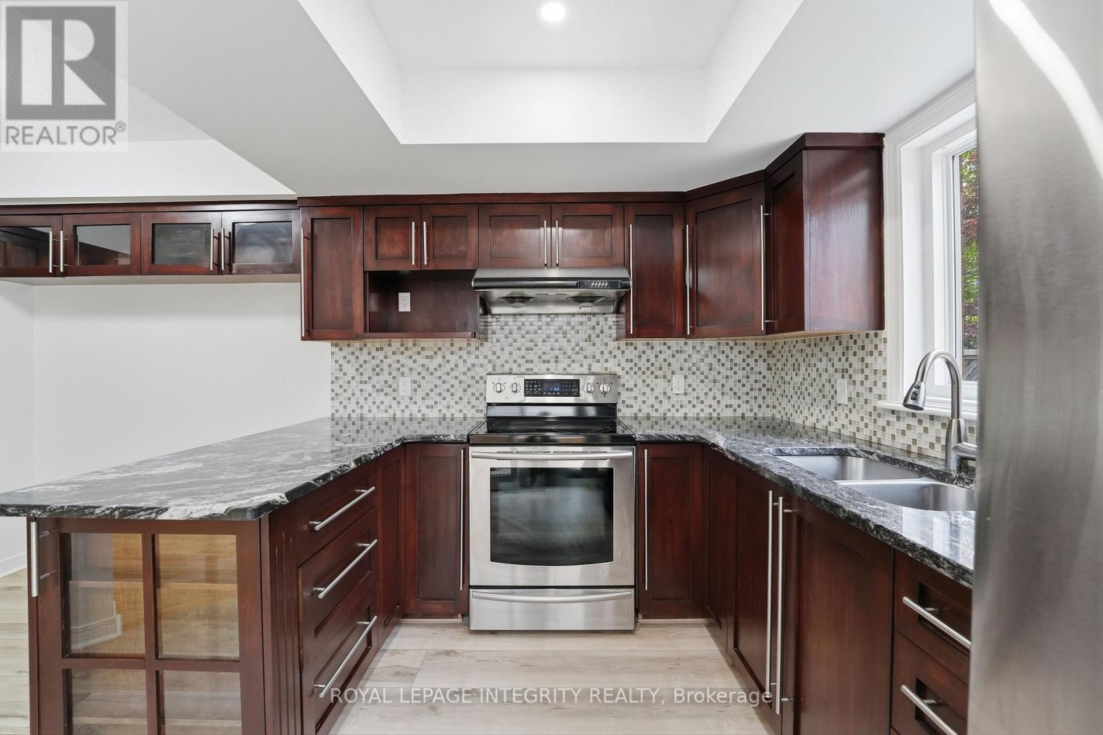 76 Hunterswood Crescent, Ottawa, Ontario