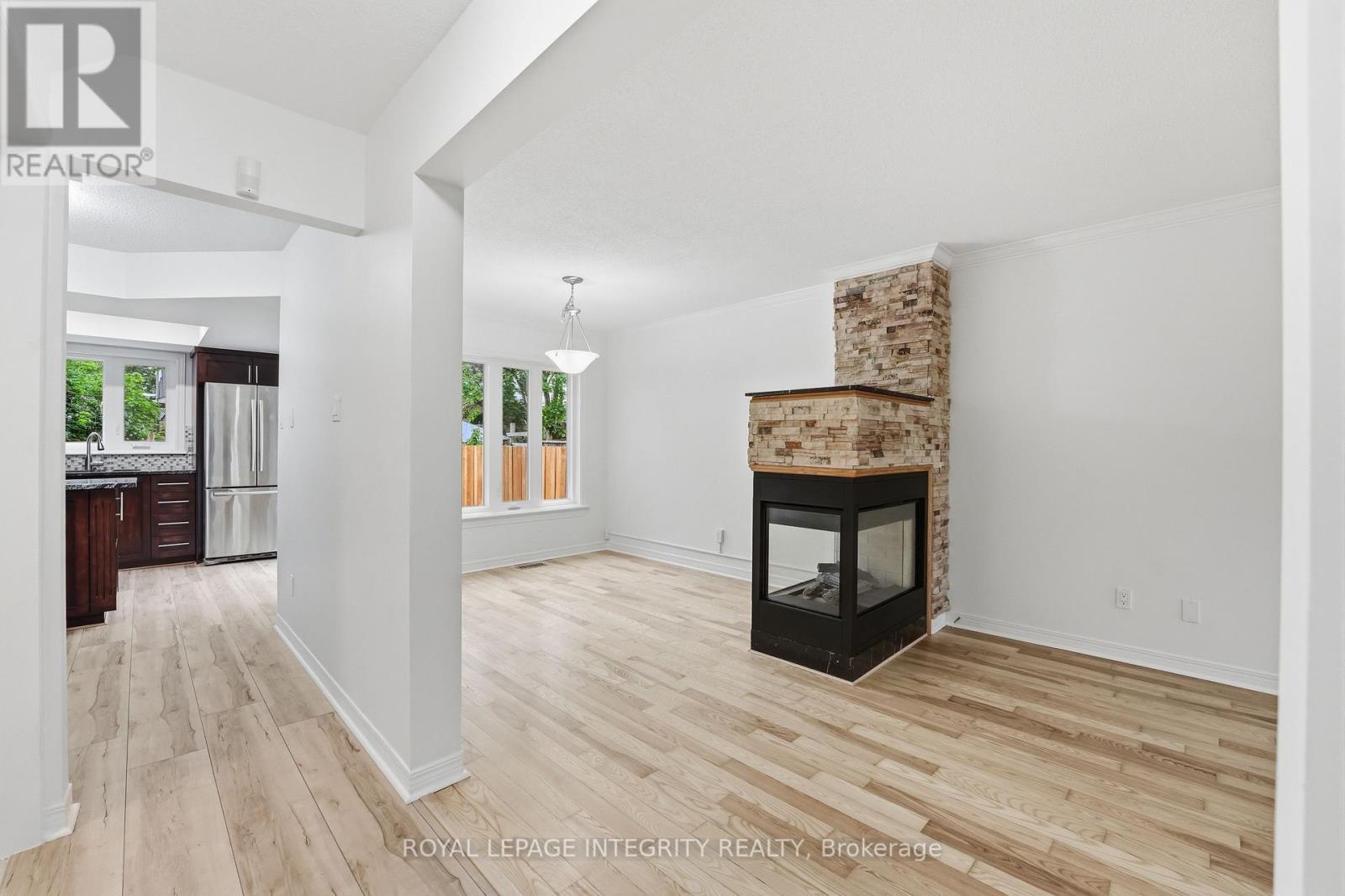 76 Hunterswood Crescent, Ottawa, Ontario