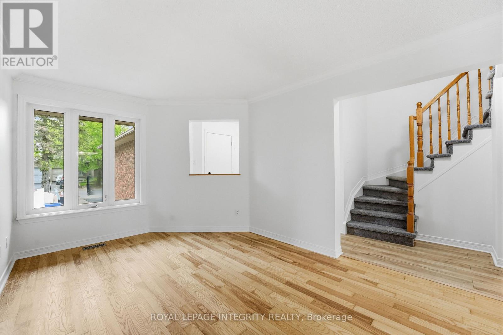 76 Hunterswood Crescent, Ottawa, Ontario