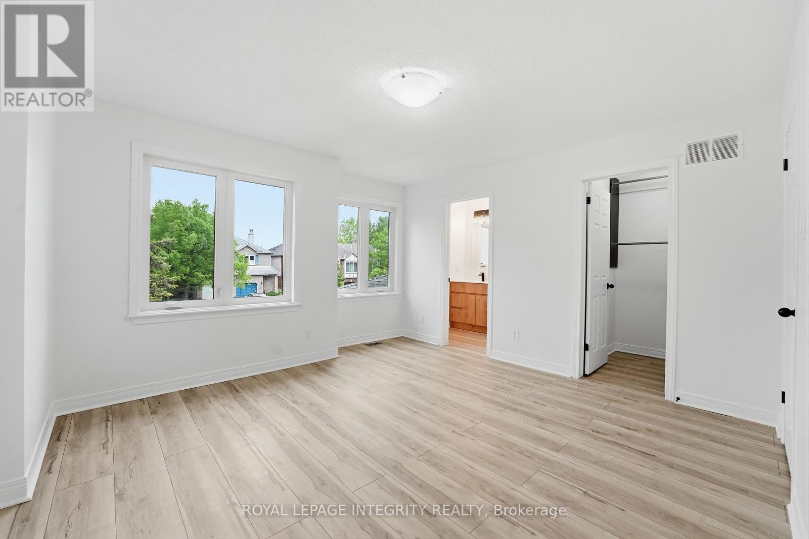 76 Hunterswood Crescent, Ottawa, Ontario