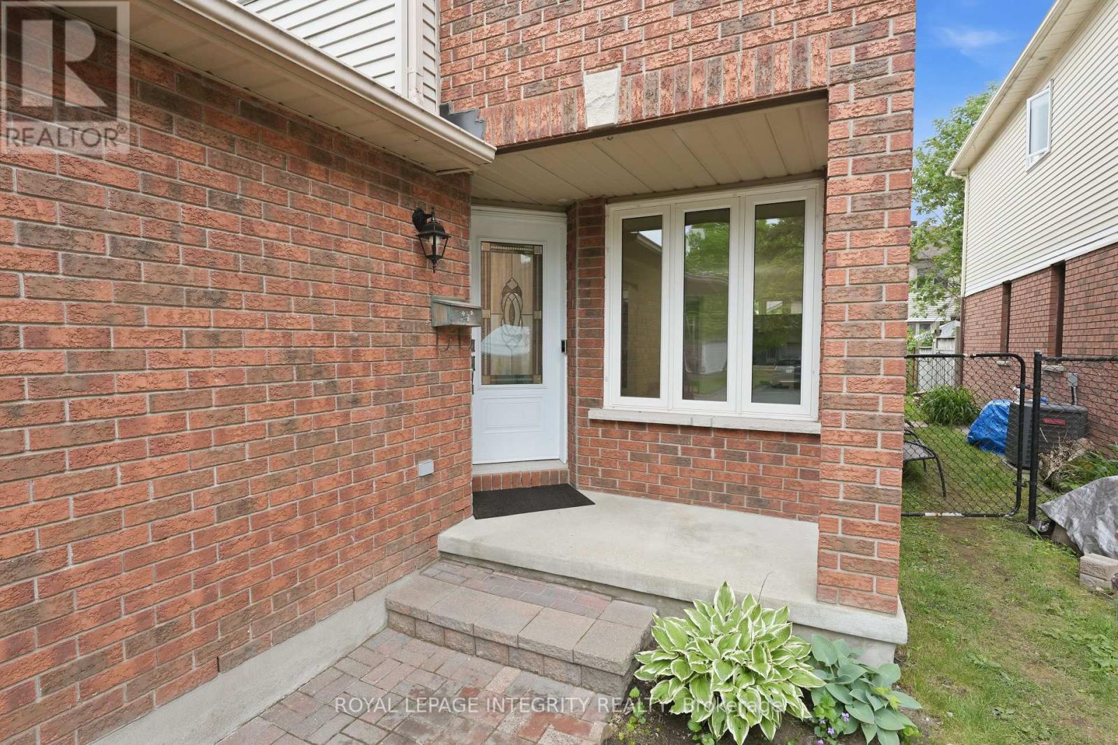 76 Hunterswood Crescent, Ottawa, Ontario