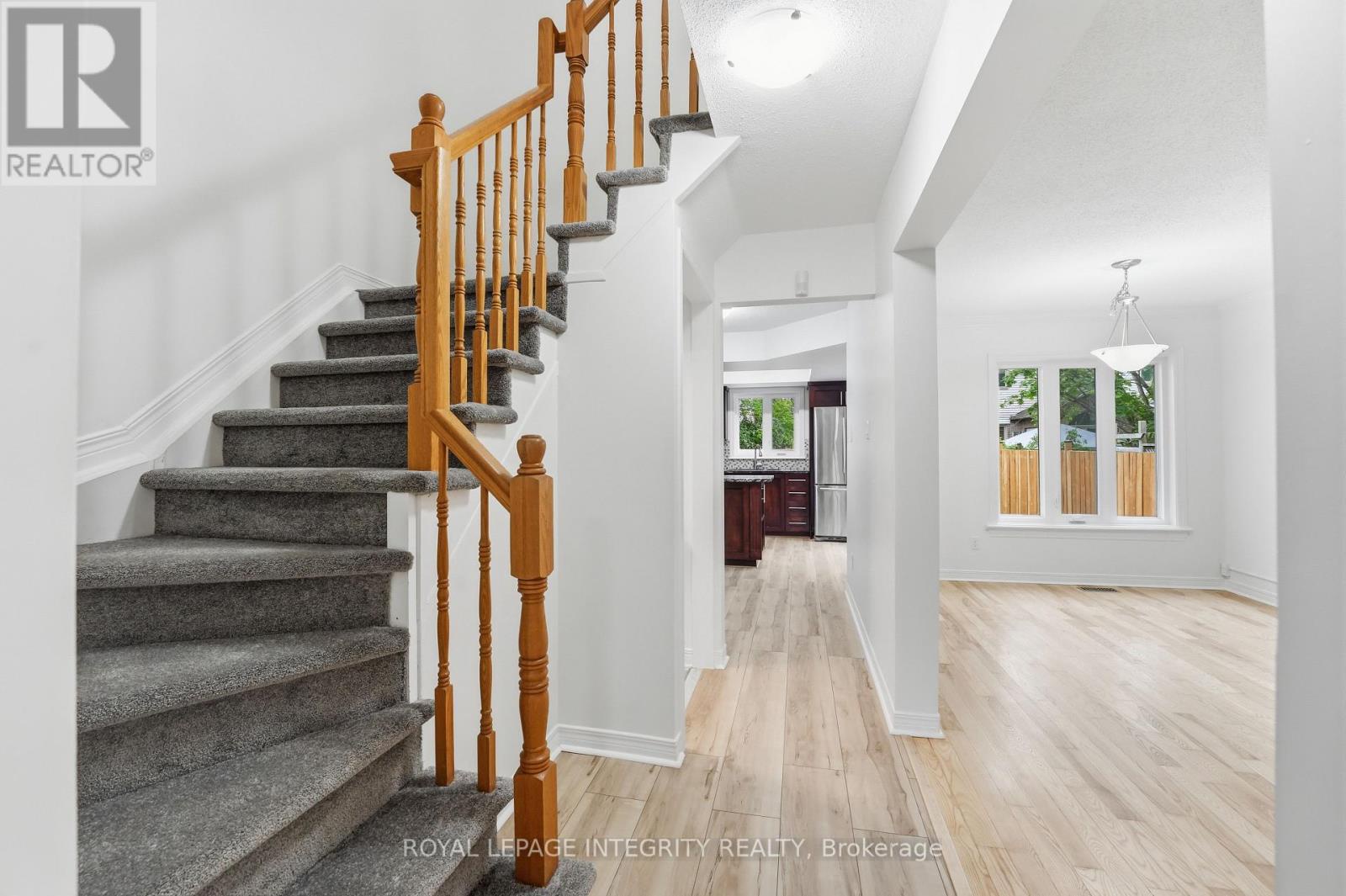 76 Hunterswood Crescent, Ottawa, Ontario