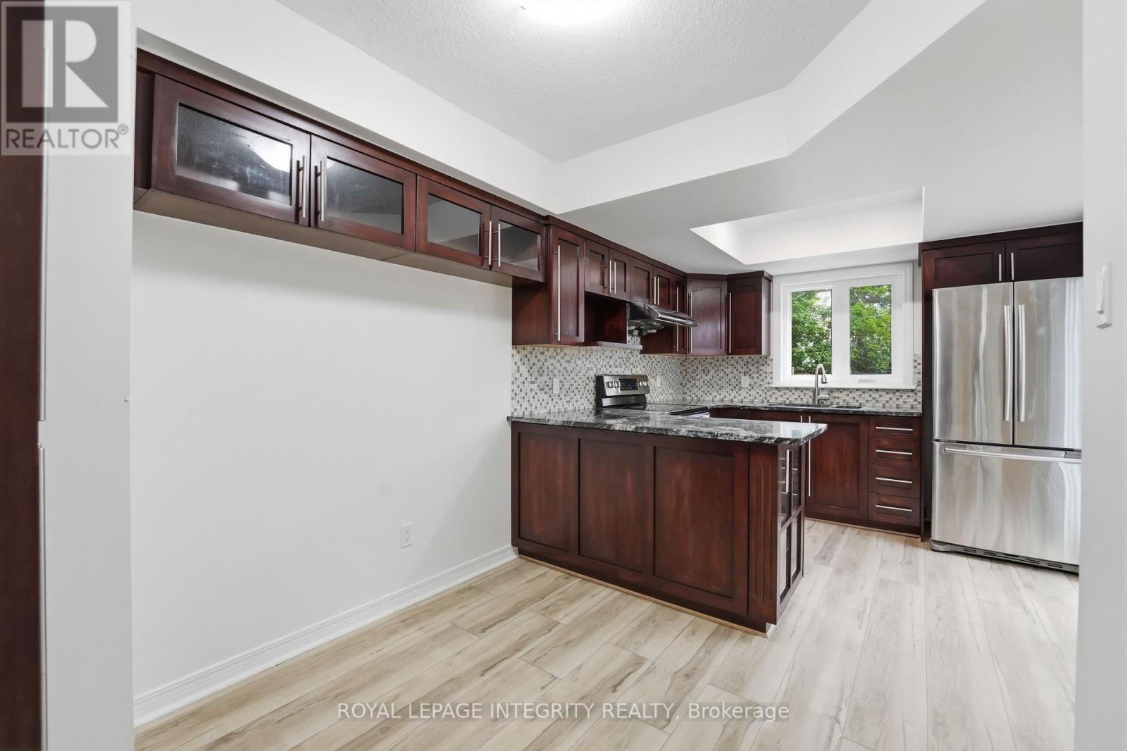76 Hunterswood Crescent, Ottawa, Ontario