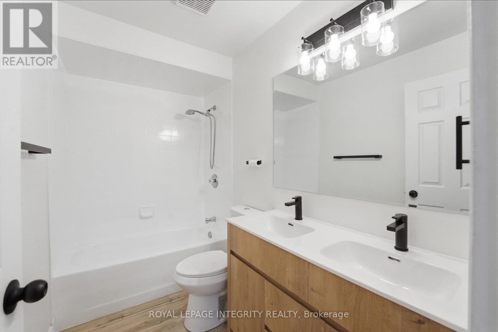 76 Hunterswood Crescent, Ottawa, Ontario