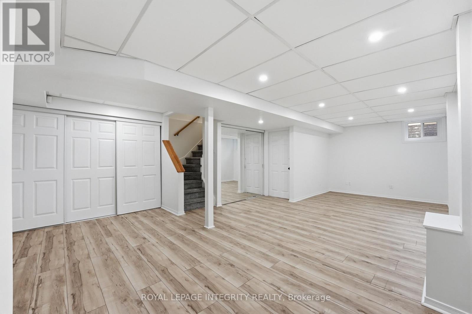 76 Hunterswood Crescent, Ottawa, Ontario