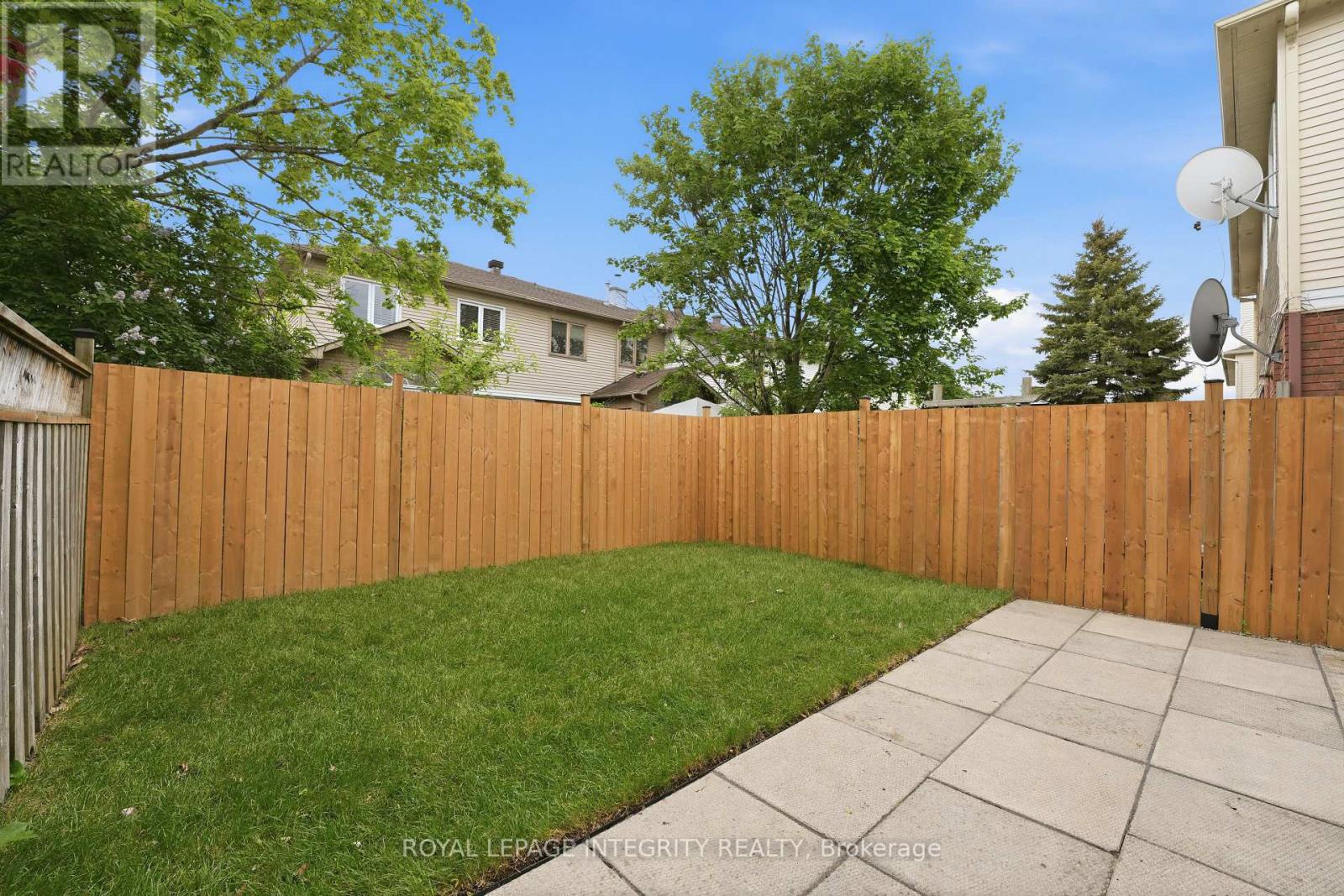 76 Hunterswood Crescent, Ottawa, Ontario
