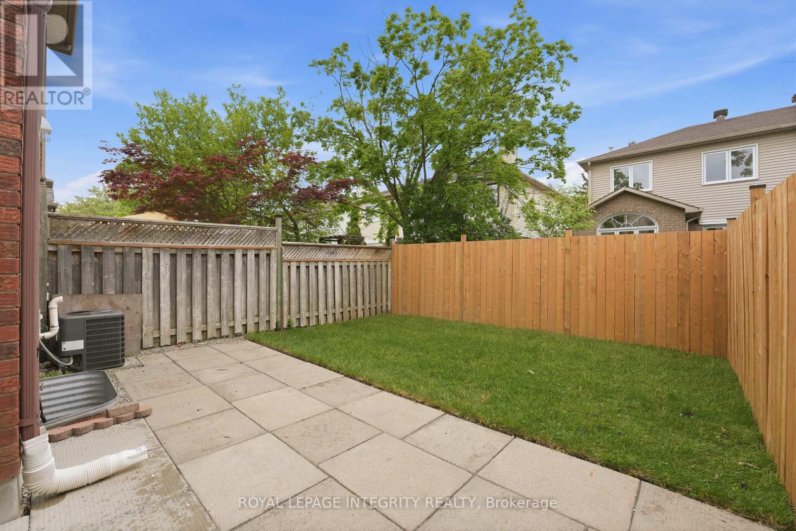 76 Hunterswood Crescent, Ottawa, Ontario