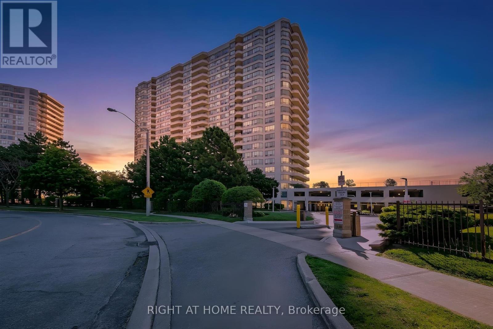 2027 - 3 Greystone Walk Drive, Toronto (kennedy Park), Ontario