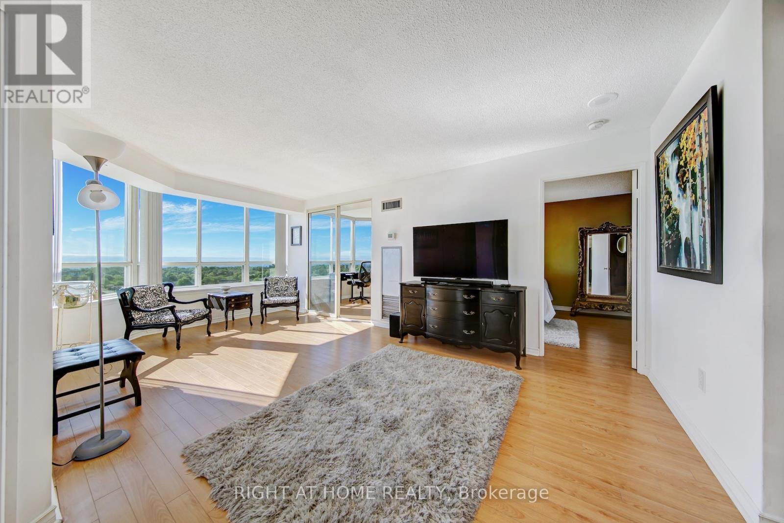 2027 - 3 Greystone Walk Drive, Toronto (kennedy Park), Ontario