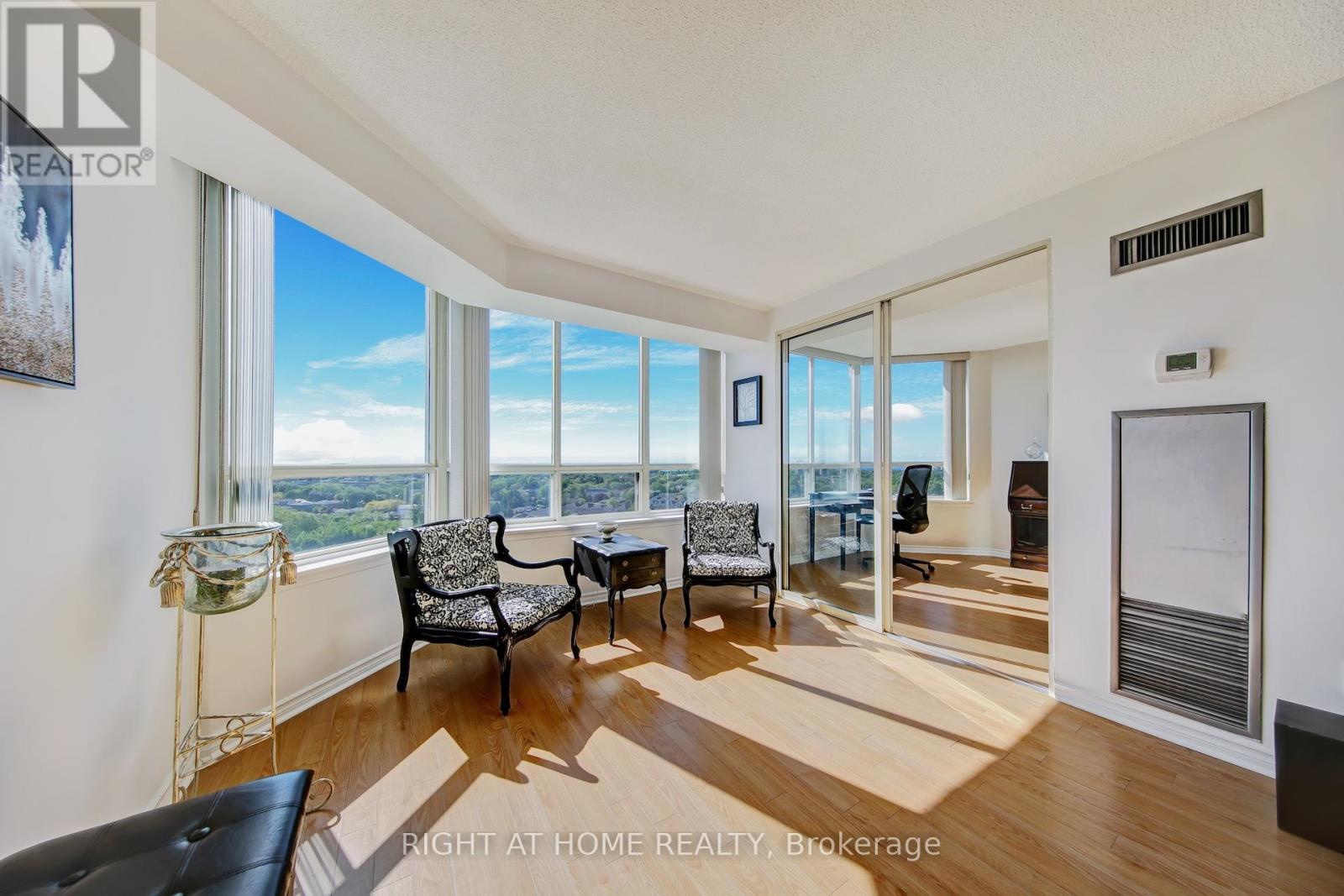 2027 - 3 Greystone Walk Drive, Toronto (kennedy Park), Ontario