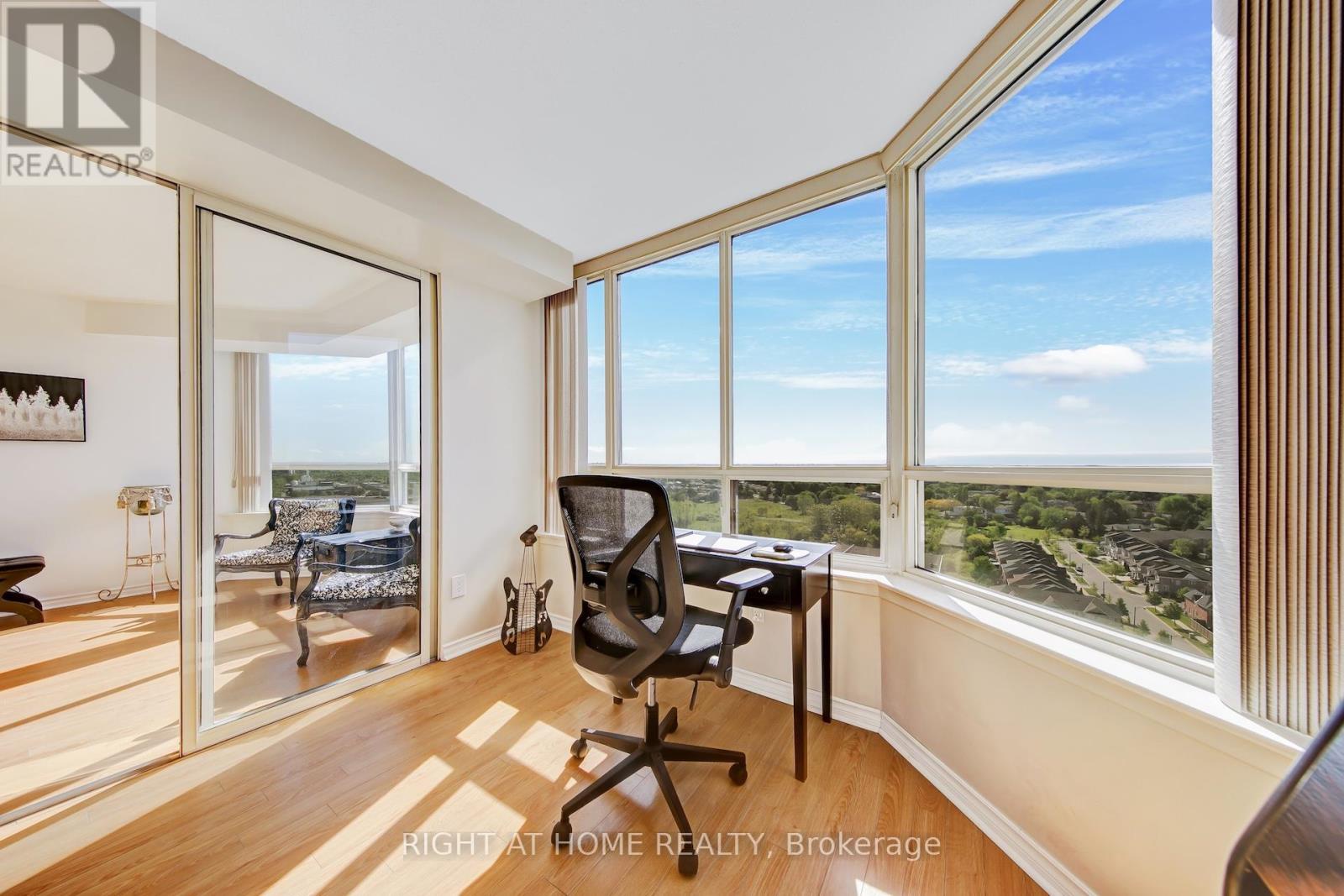 2027 - 3 Greystone Walk Drive, Toronto (kennedy Park), Ontario
