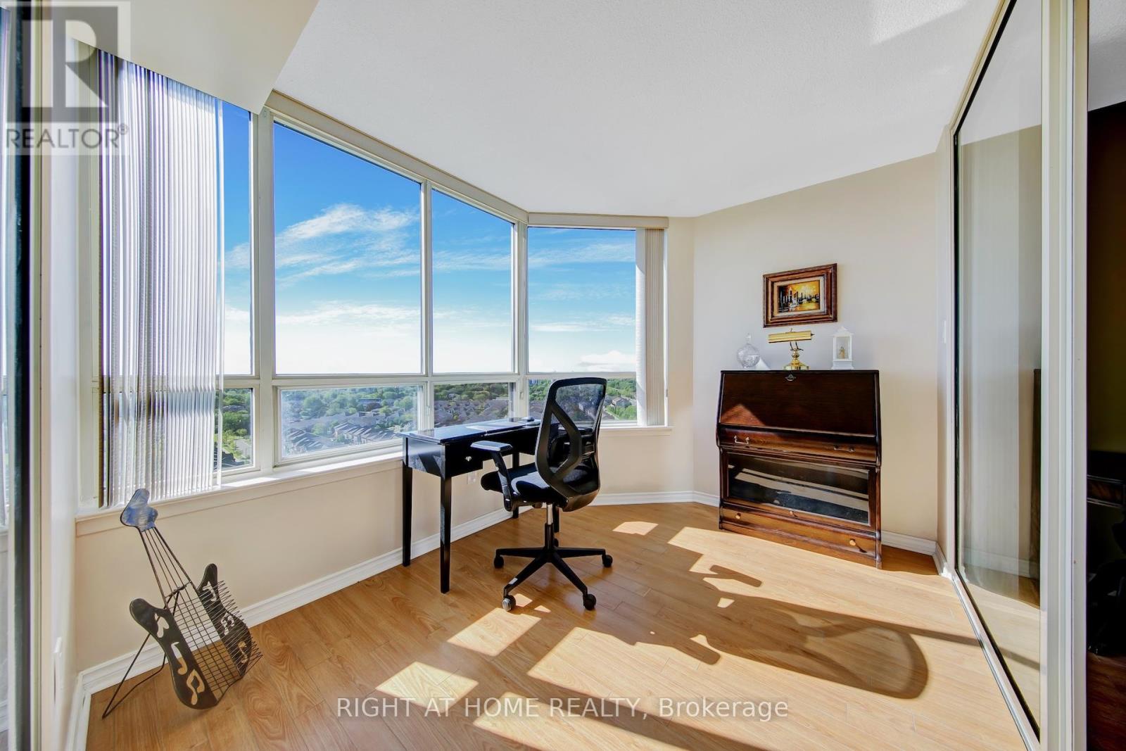 2027 - 3 Greystone Walk Drive, Toronto (kennedy Park), Ontario