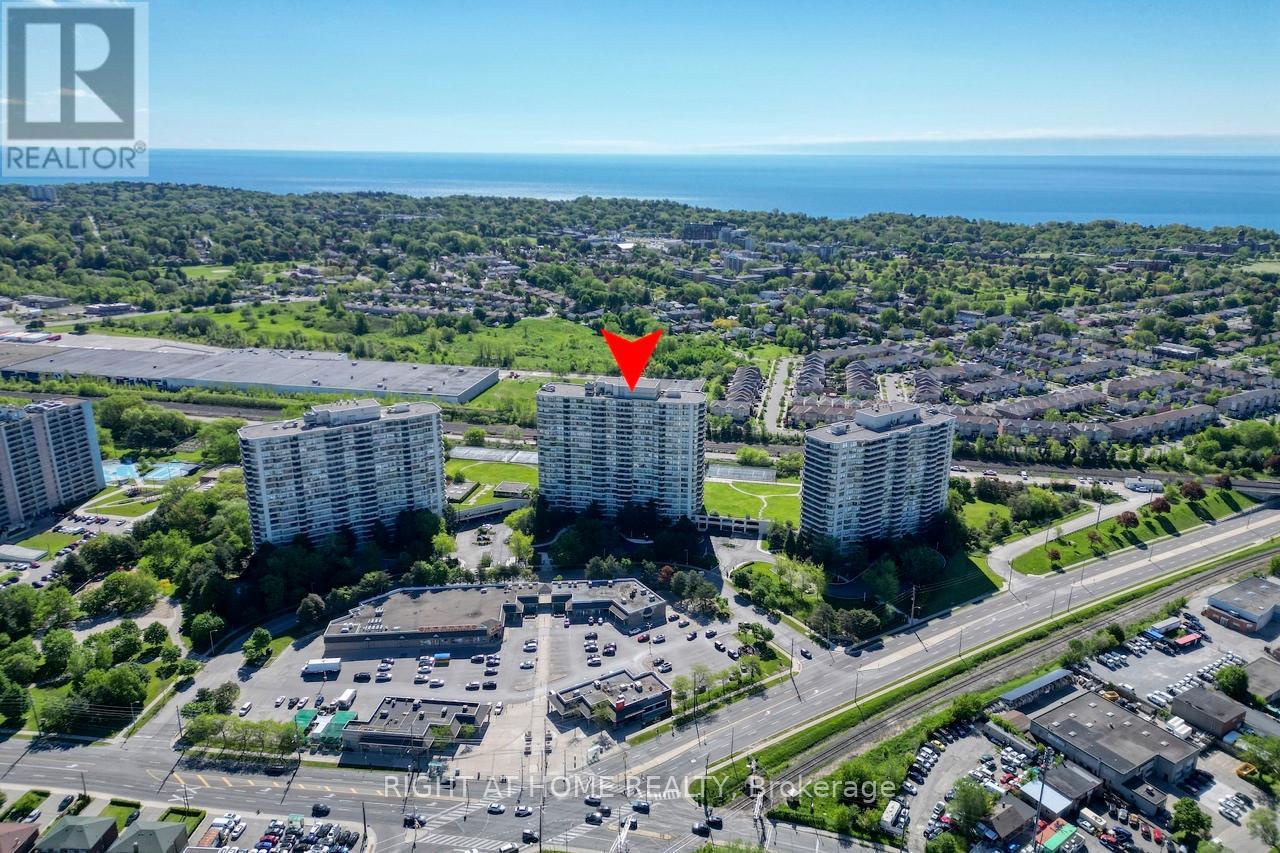 2027 - 3 Greystone Walk Drive, Toronto (kennedy Park), Ontario