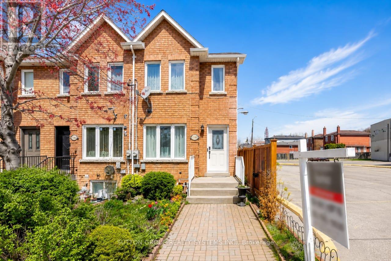 2138 Eglinton Avenue W, Toronto (briar Hill-belgravia), Ontario