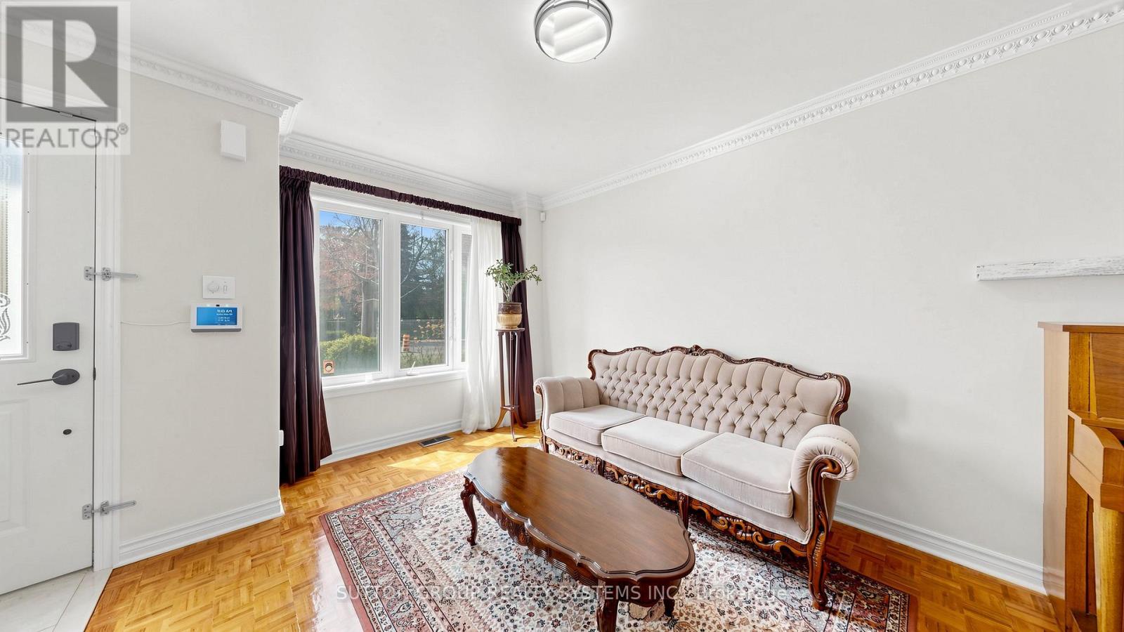2138 Eglinton Avenue W, Toronto (briar Hill-belgravia), Ontario