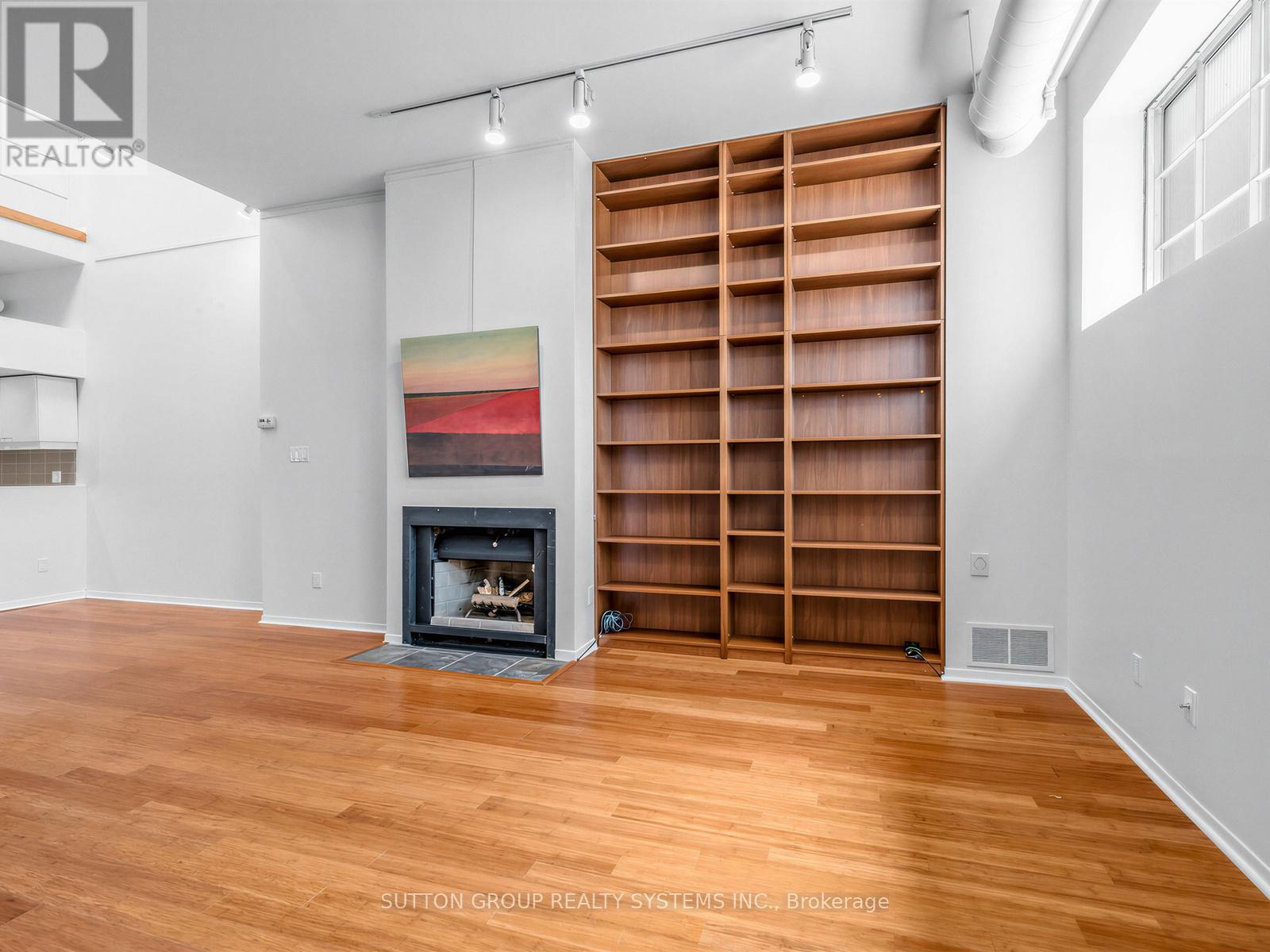 5 - 6 Bartlett Avenue W, Toronto (dovercourt-wallace Emerson-junction), Ontario