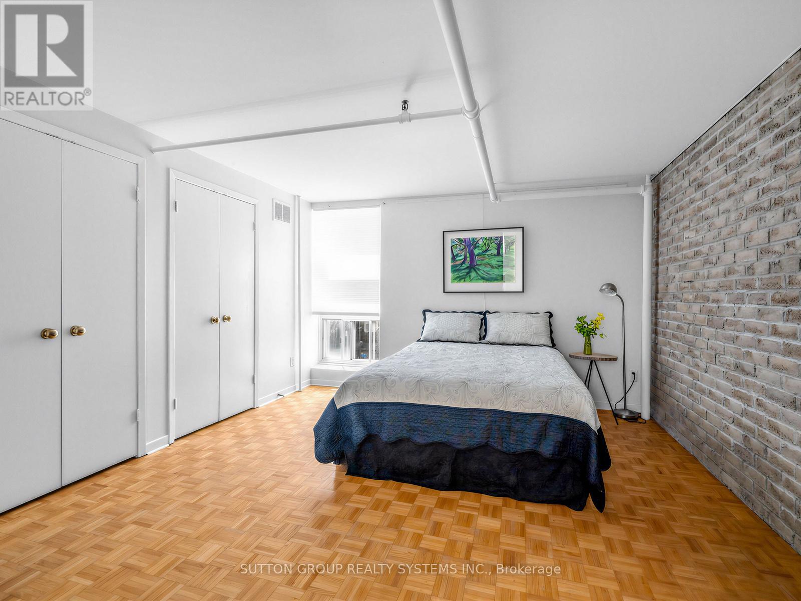 5 - 6 Bartlett Avenue W, Toronto (dovercourt-wallace Emerson-junction), Ontario