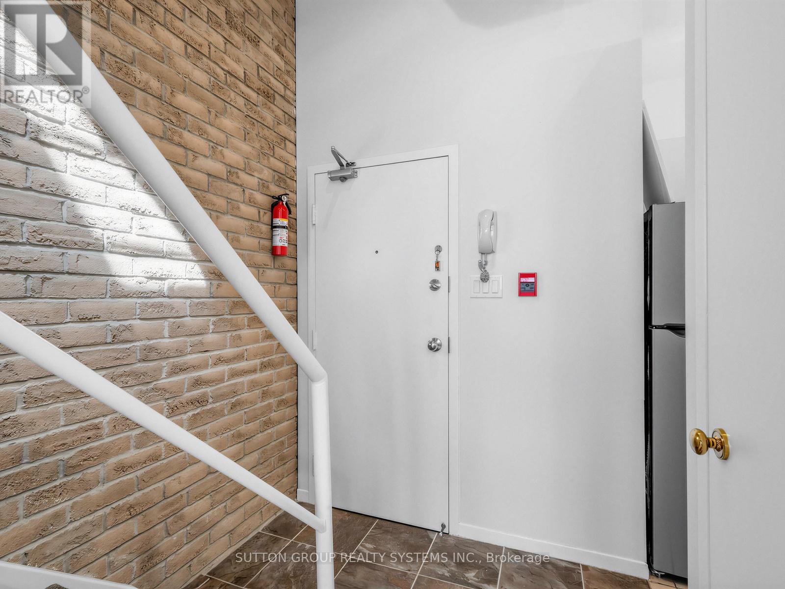 5 - 6 Bartlett Avenue W, Toronto (dovercourt-wallace Emerson-junction), Ontario