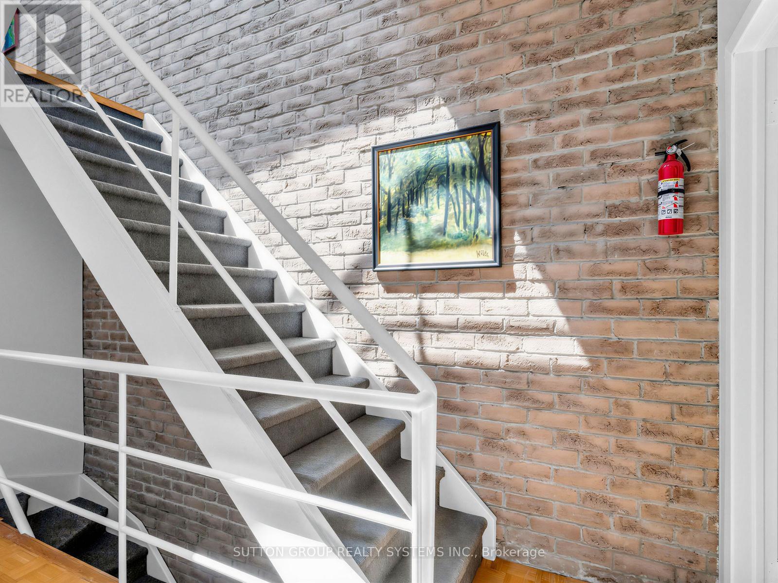 5 - 6 Bartlett Avenue W, Toronto (dovercourt-wallace Emerson-junction), Ontario