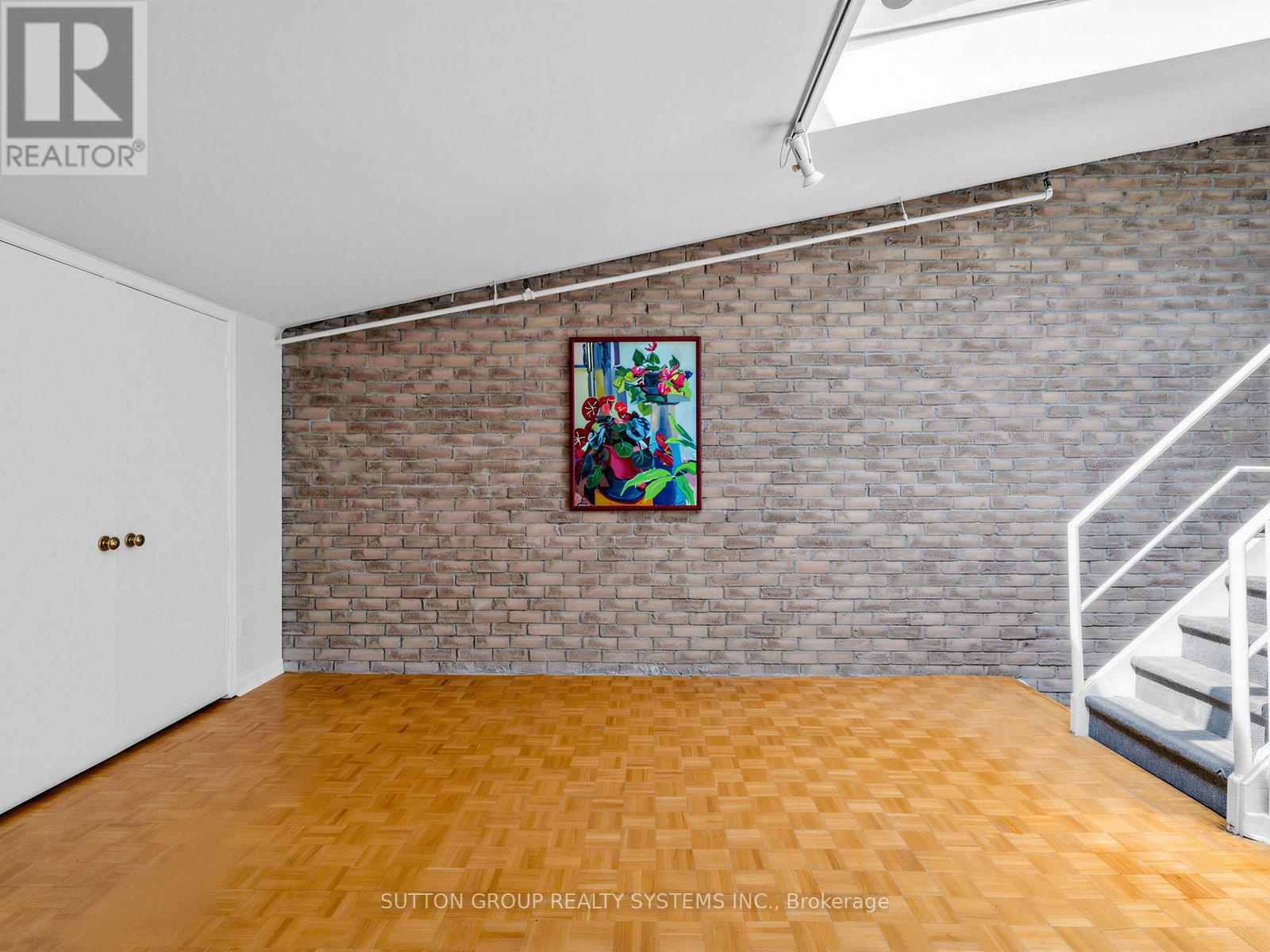5 - 6 Bartlett Avenue W, Toronto (dovercourt-wallace Emerson-junction), Ontario