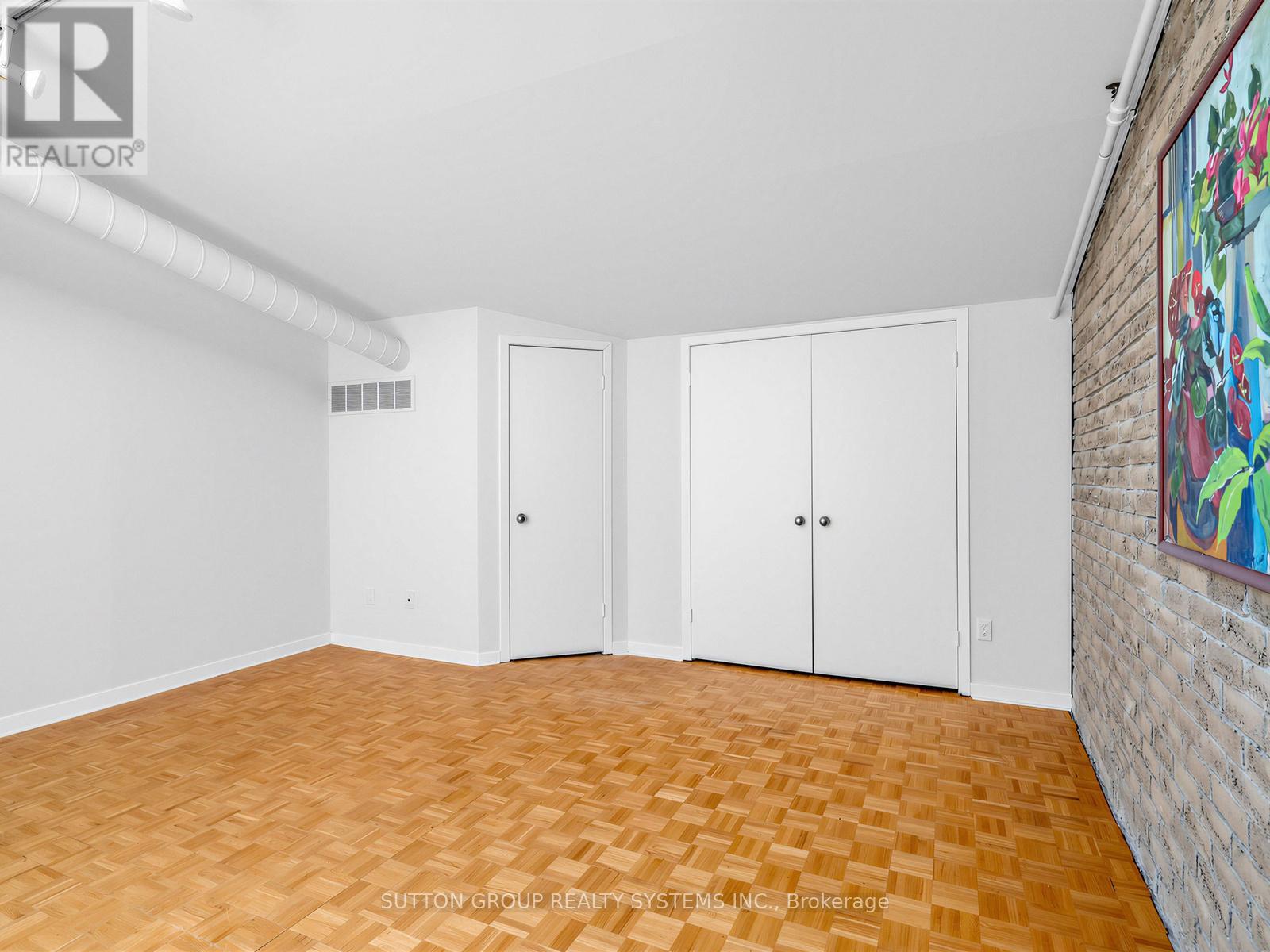 5 - 6 Bartlett Avenue W, Toronto (dovercourt-wallace Emerson-junction), Ontario