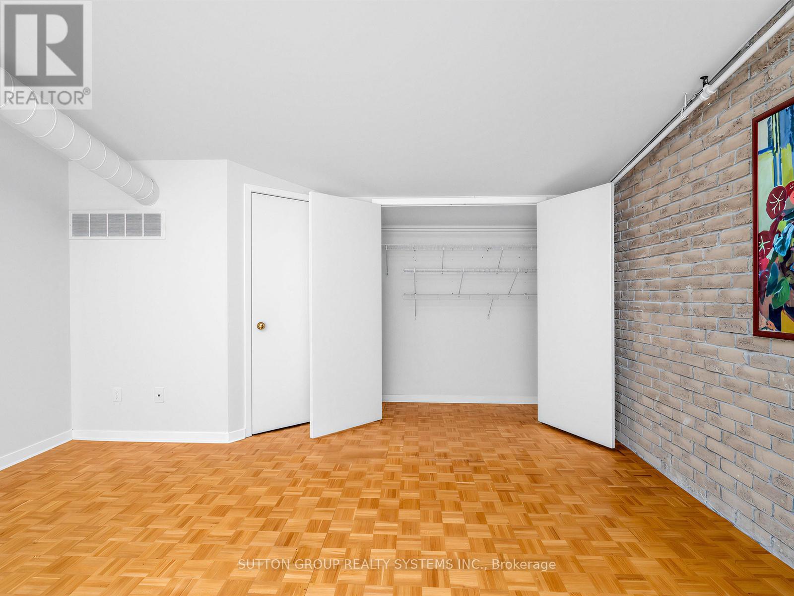 5 - 6 Bartlett Avenue W, Toronto (dovercourt-wallace Emerson-junction), Ontario