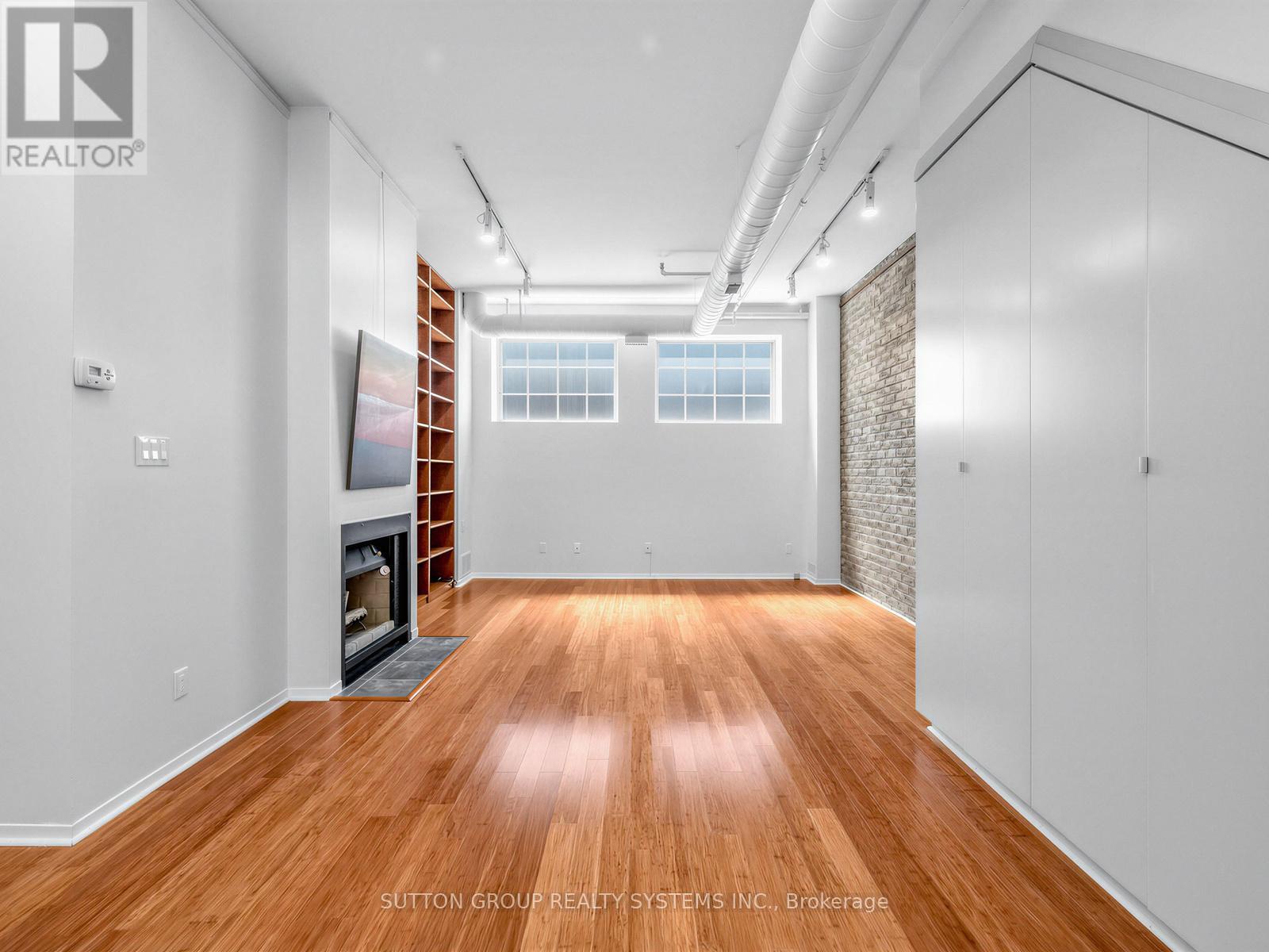 5 - 6 Bartlett Avenue W, Toronto (dovercourt-wallace Emerson-junction), Ontario
