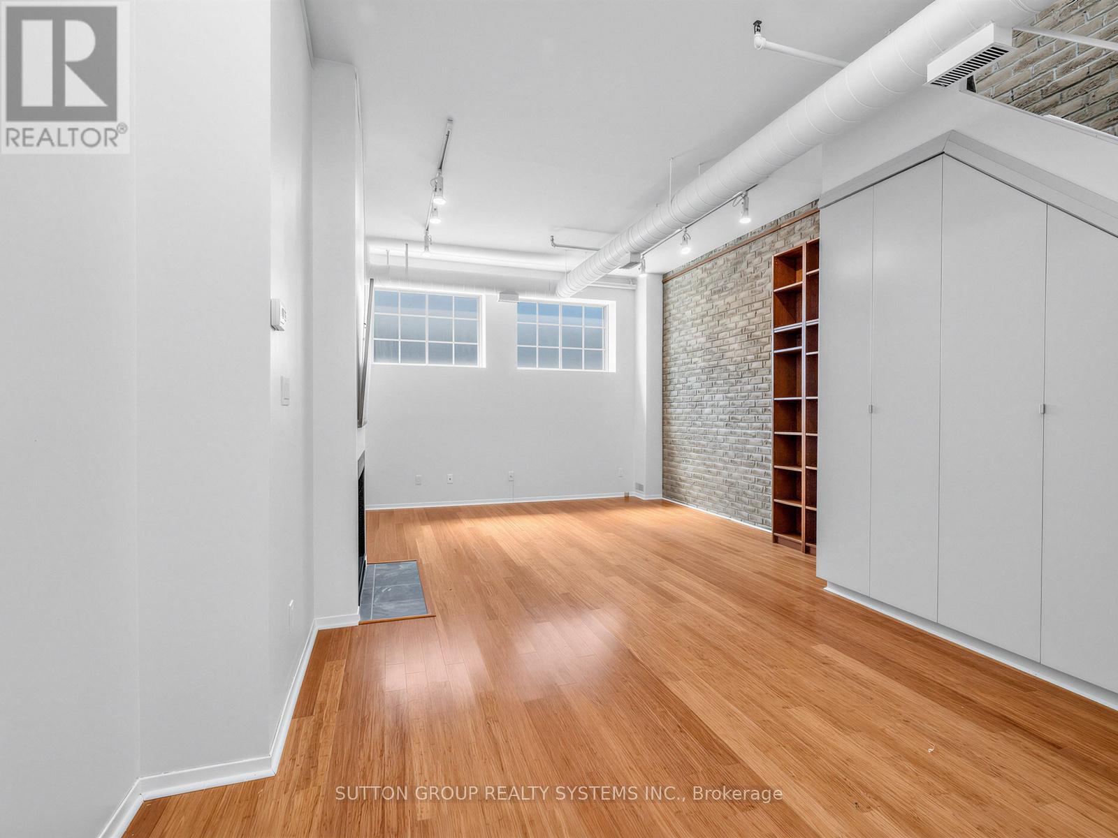 5 - 6 Bartlett Avenue W, Toronto (dovercourt-wallace Emerson-junction), Ontario
